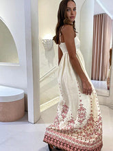 Langes Kleid mit Spaghettiträgern und Blumenmuster
